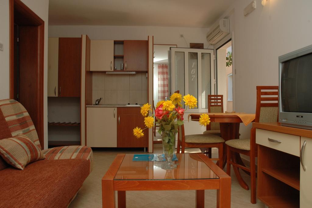 Hotel Kamelija Tivat Room photo