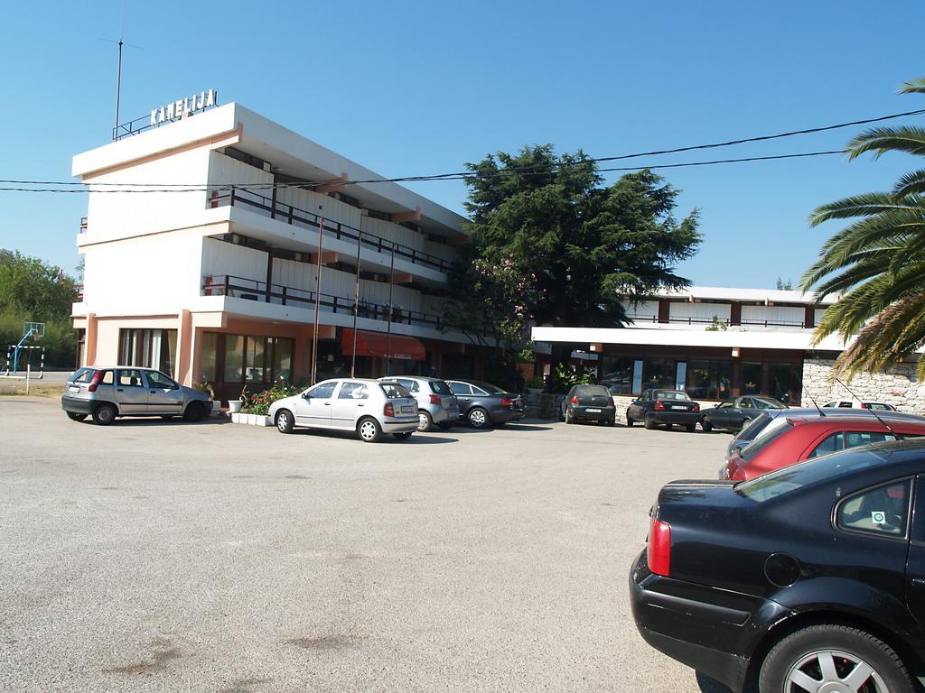 Hotel Kamelija Tivat Exterior photo